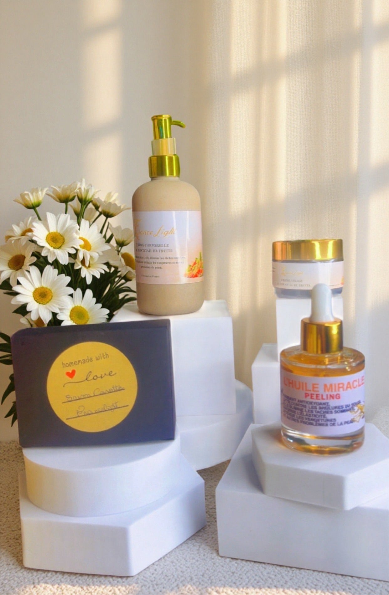 Gamme GoldFRANCELIGHT, éclaircissante aux fruits, vitamine C, E image 0